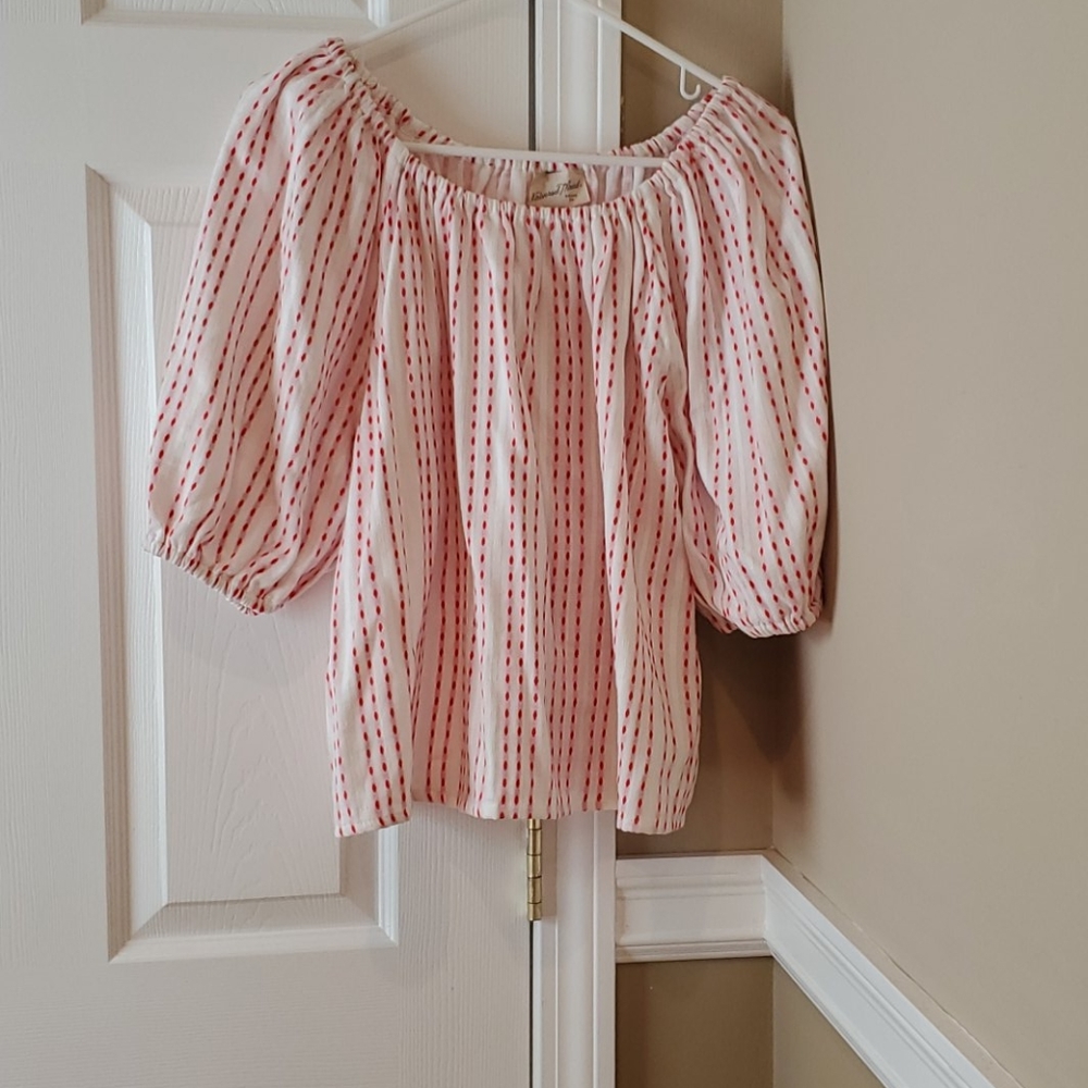 Puffy sleeve shirt